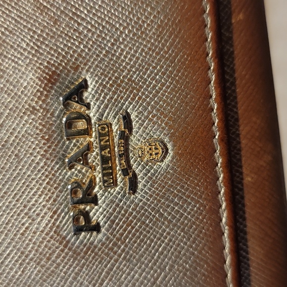 Authentic Prada Saffiano Metal wallet - Picture 6 of 13